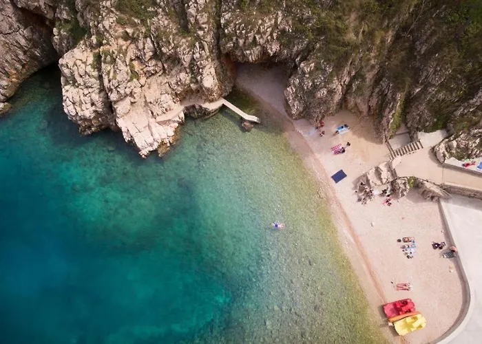 Viletta With Pool, Waterfall, Privacy, Large Garden - By Traveler Tourist Agency Krk - Id 2212