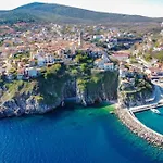 Hébergement de vacances Viletta With Pool, Waterfall, Privacy, Large Garden - By Traveler Tourist Agency Krk - Id 2212
